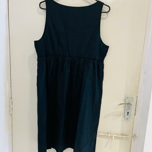 GAP black beautiful dress - Picture 10 of 10